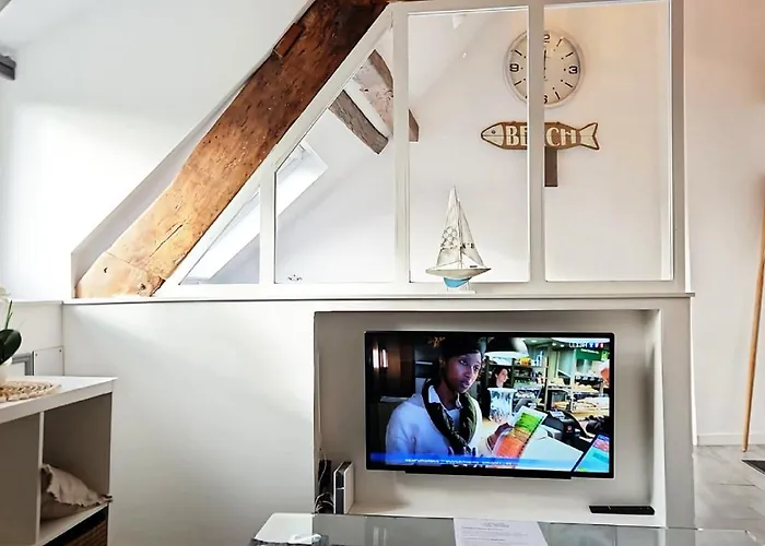 SAINT MALO VUE MER CUISINE ENTIEREMENT EQUIPEE 4 PERSONNES Wifi et Parking GRATUIT
